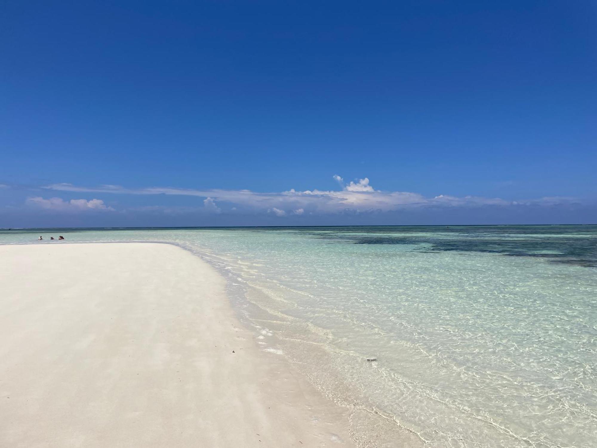 Lapili * Kiwengwa (Zanzibar)